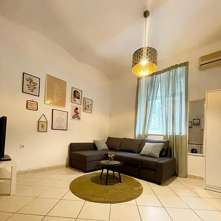 Studio Apartman Lara Apartman